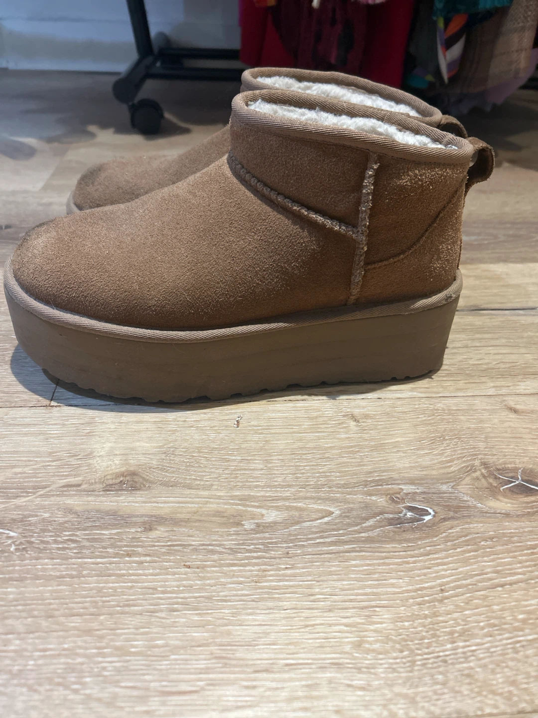 MOVING SALE! Ugg Platform boots - photo 3