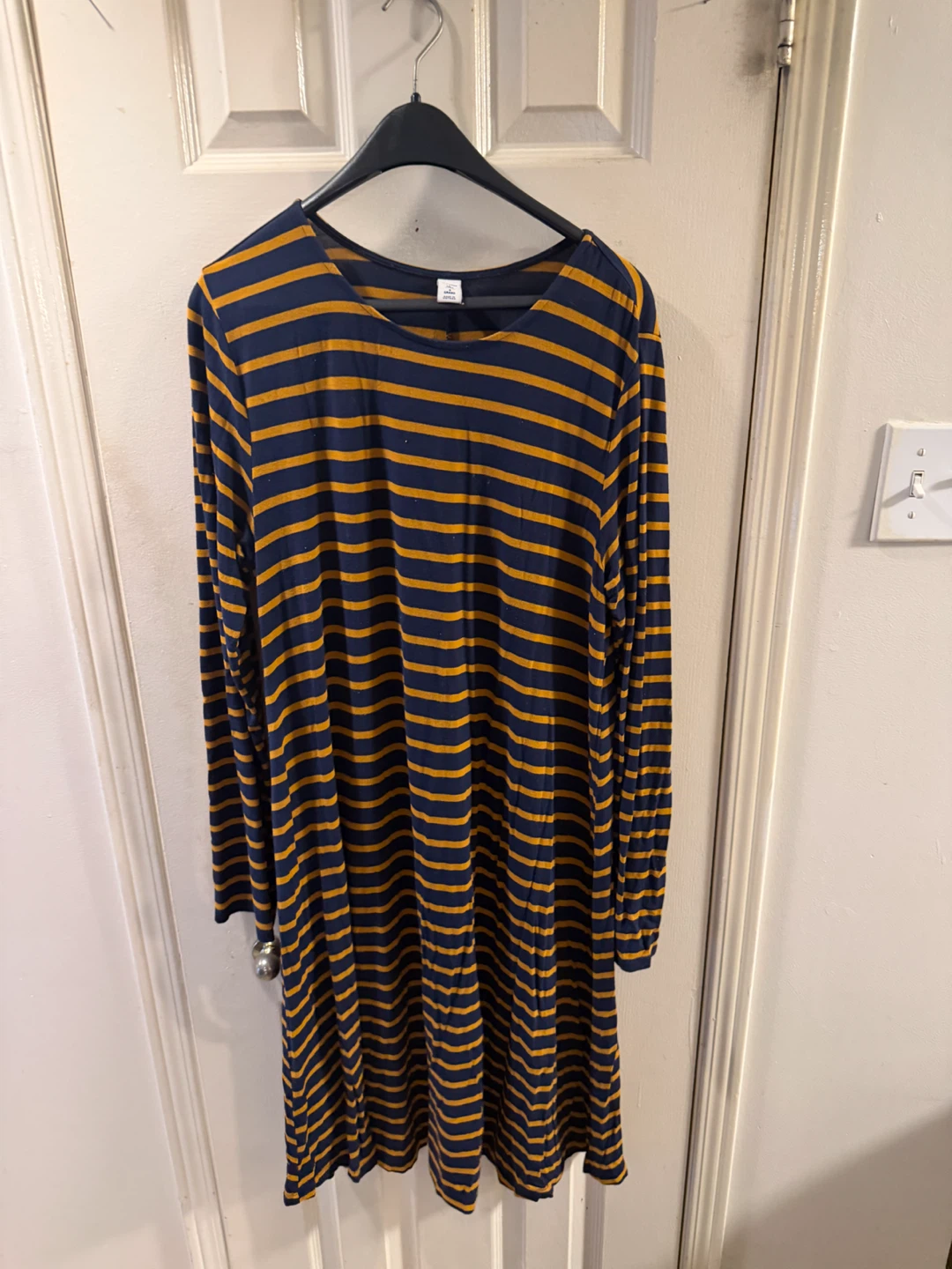 Four Assorted Women's Dresses - photo 5
