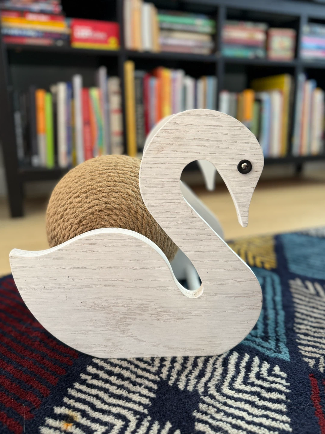 Cat Scratching Ball Toy - Swan decor