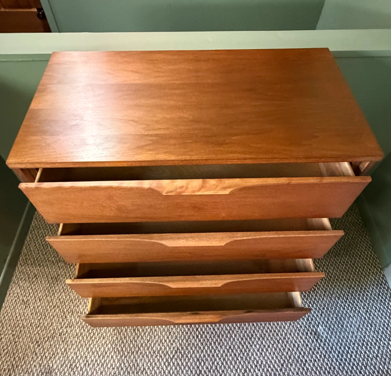 Mid-Century Modern 4-Drawer Dresser - photo 2