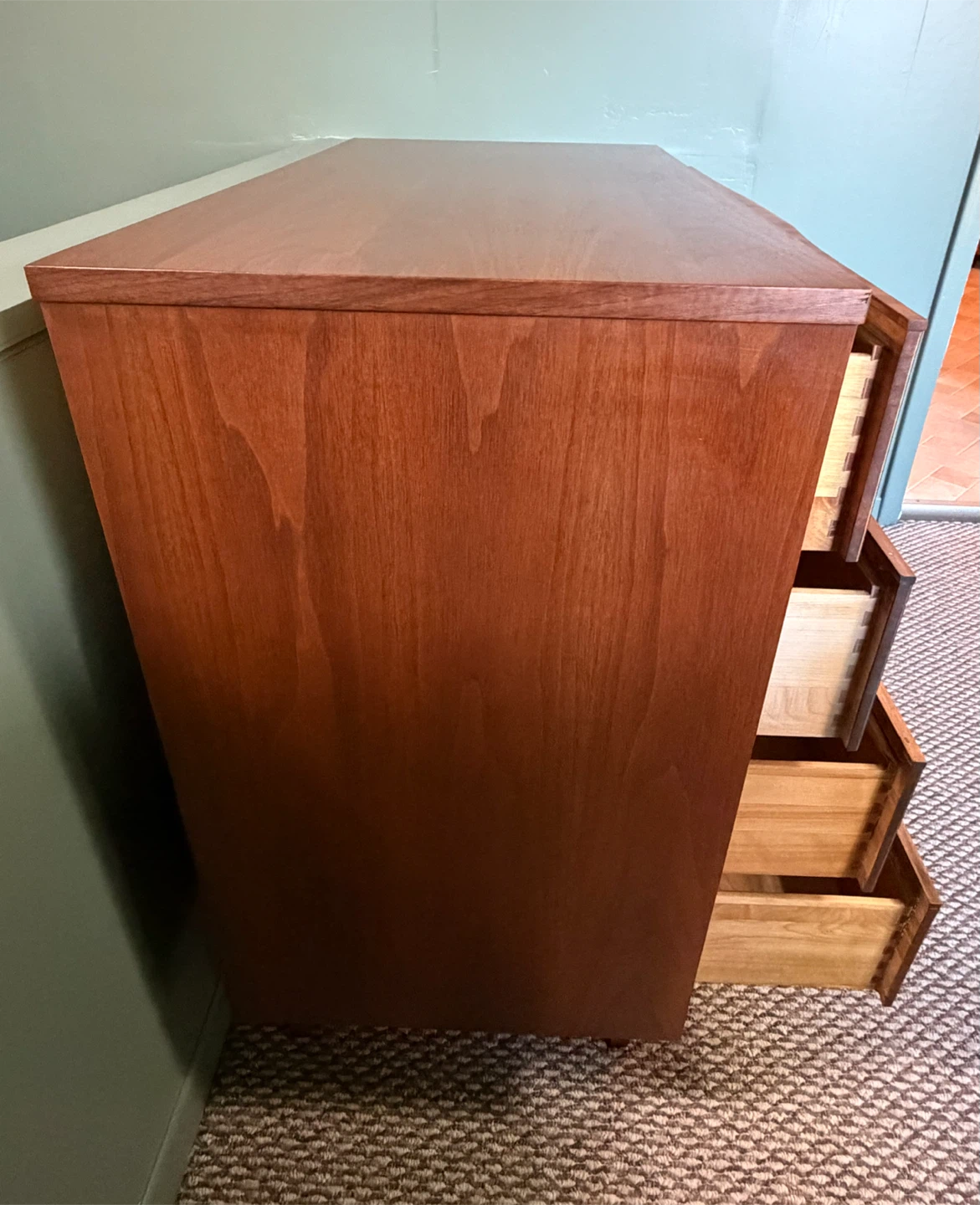 Mid-Century Modern 4-Drawer Dresser - photo 3