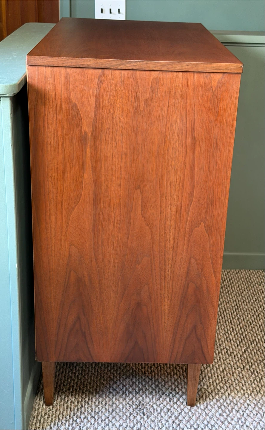 Mid-Century Modern 4-Drawer Dresser - photo 4