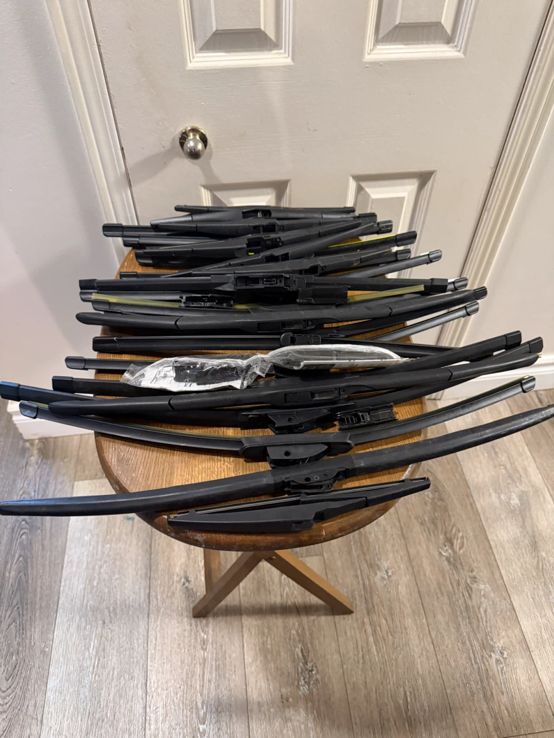 Assorted Vehicle Windshield Wiper Blades - photo 4