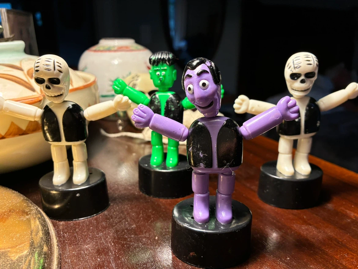 Vintage Halloween Push Puppets toy figurine Skeletons Vampire - photo 2