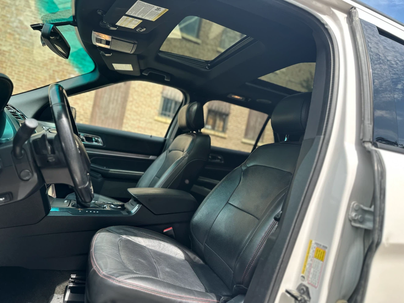 White Ford Explorer SUV - photo 3