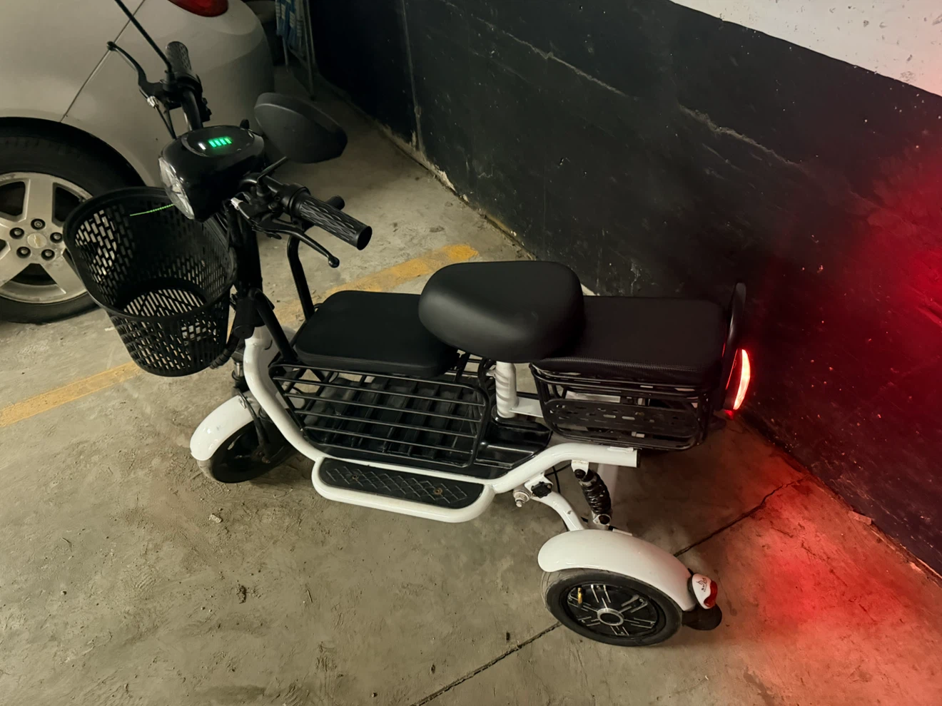 White Electric Tricycle Scooter