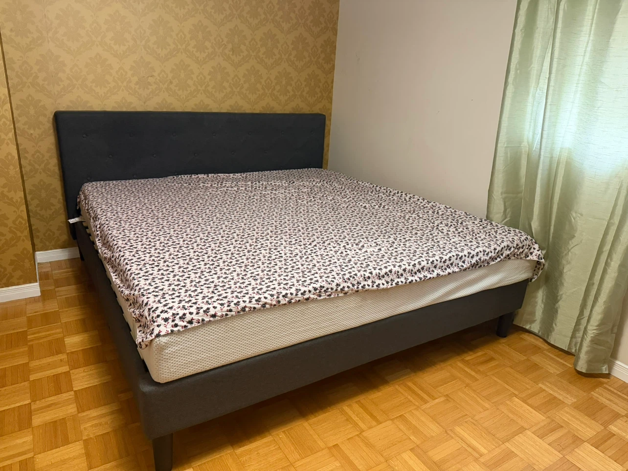 Bed with mattress - photo 3