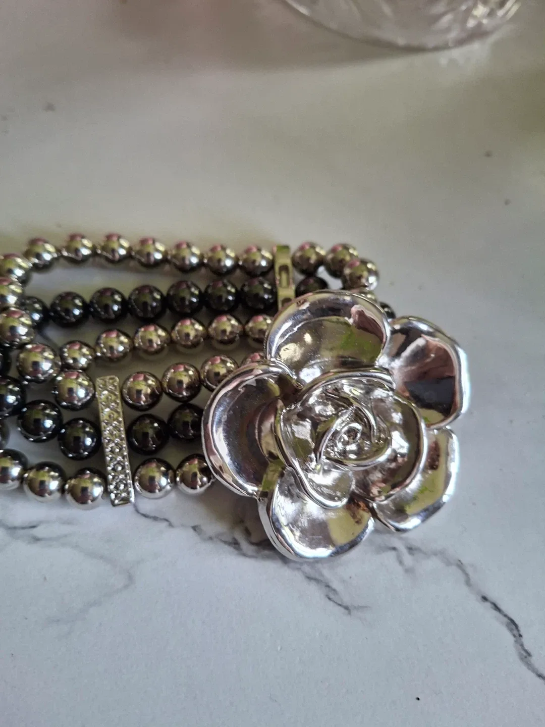 Silver-tone flower bead bracelet