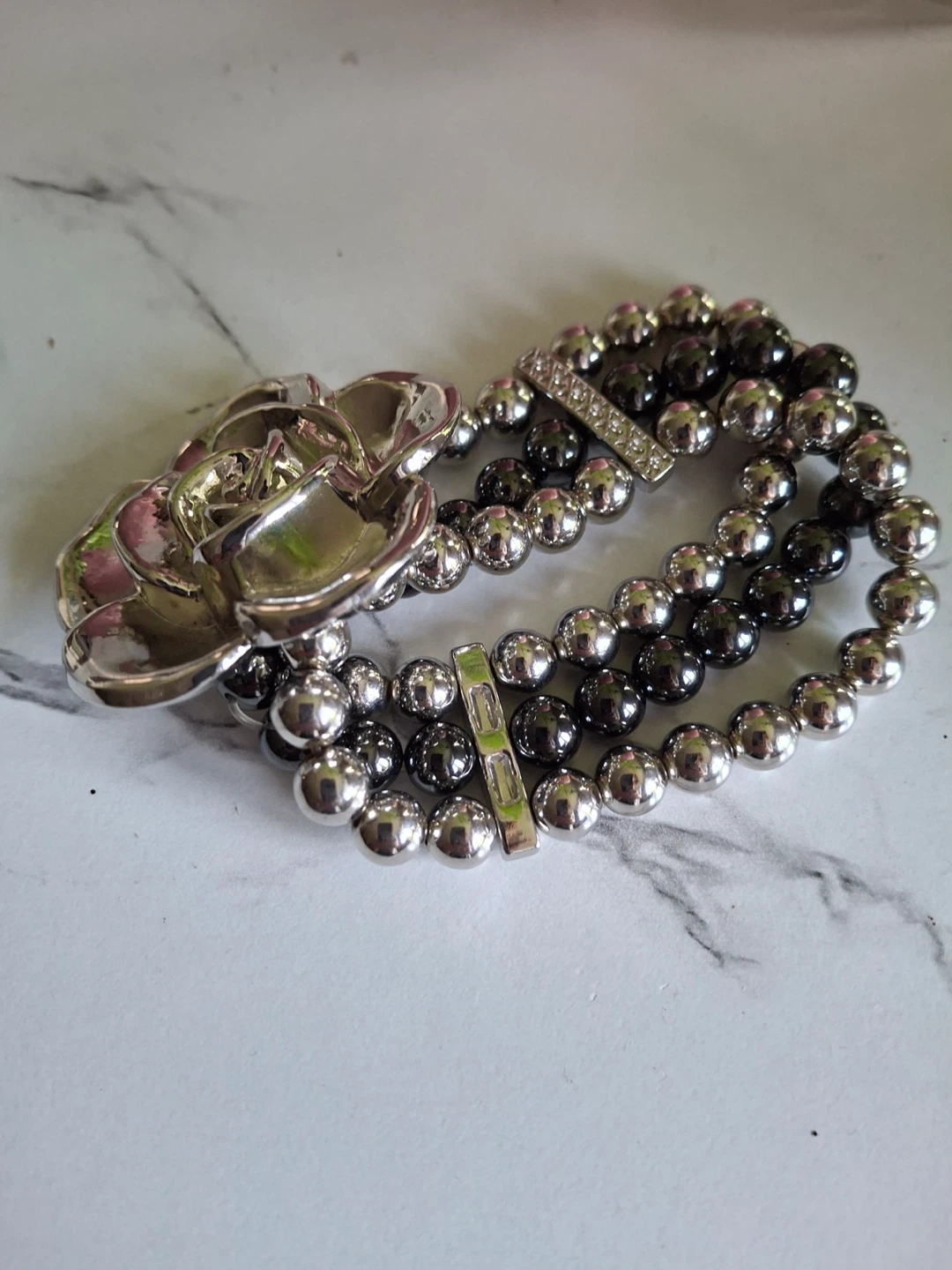 Silver-tone flower bead bracelet - photo 3