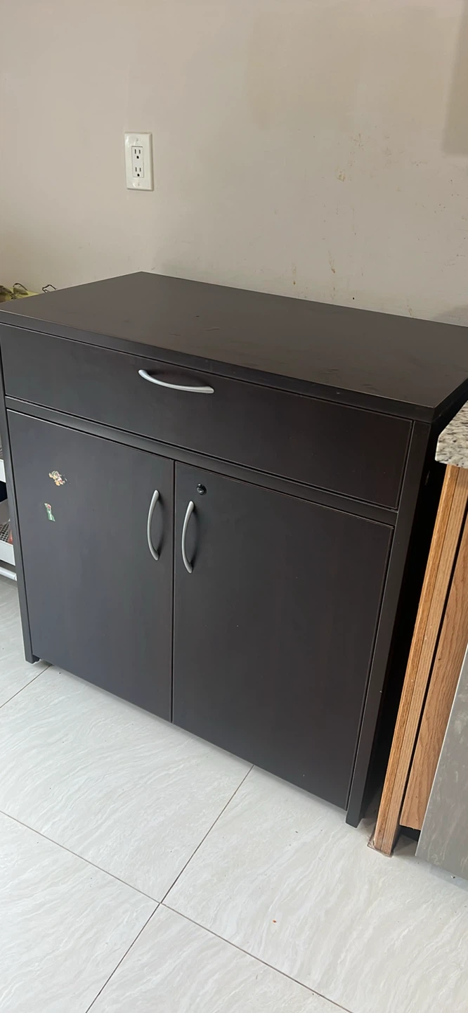 Table / dresser