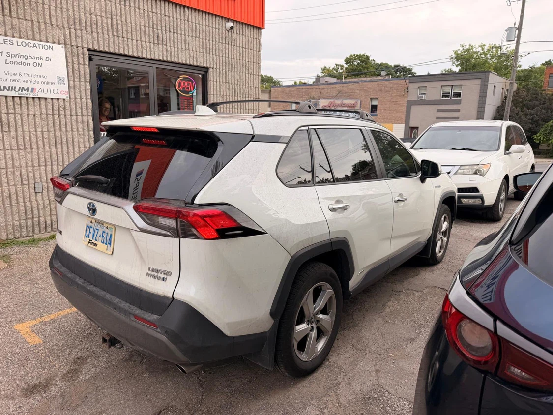 Toyota RAV4 Hybrid Limited - photo 3