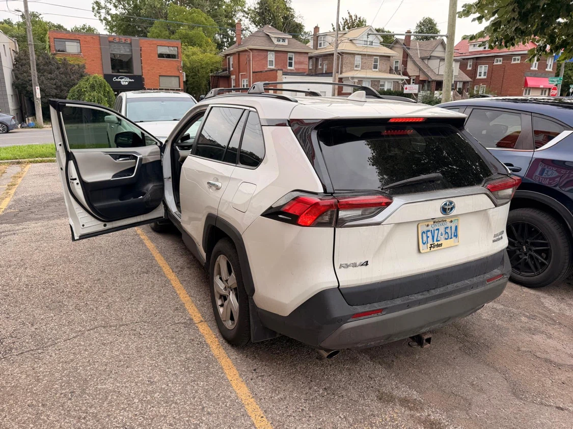 Toyota RAV4 Hybrid Limited - photo 4