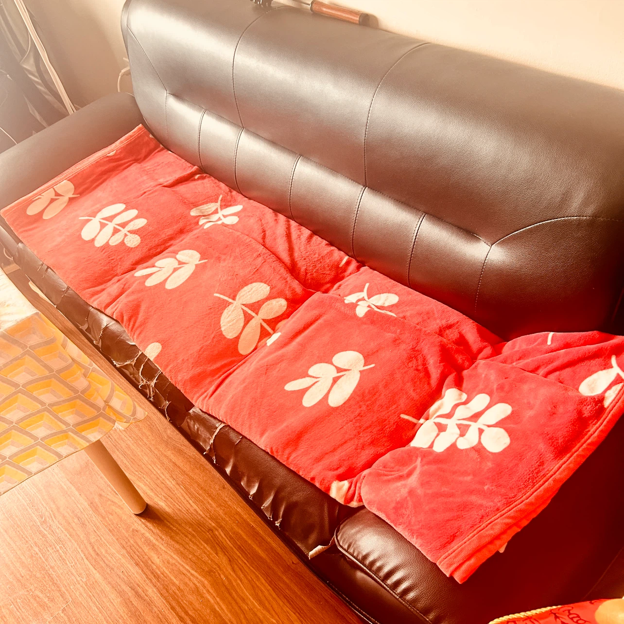 Black faux leather loveseat and a single sofa - photo 4
