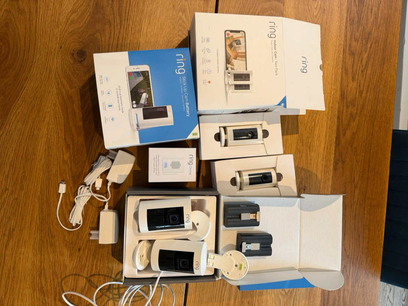 (Moving sale) Ring Security Cameras and Chime Set