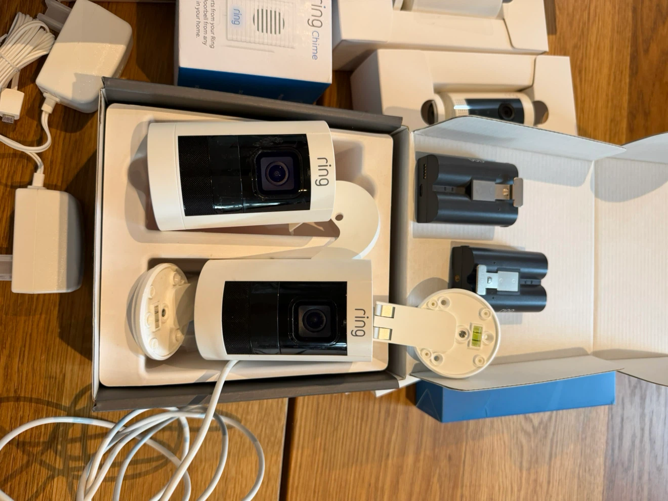 (Moving sale) Ring Security Cameras and Chime Set - photo 2