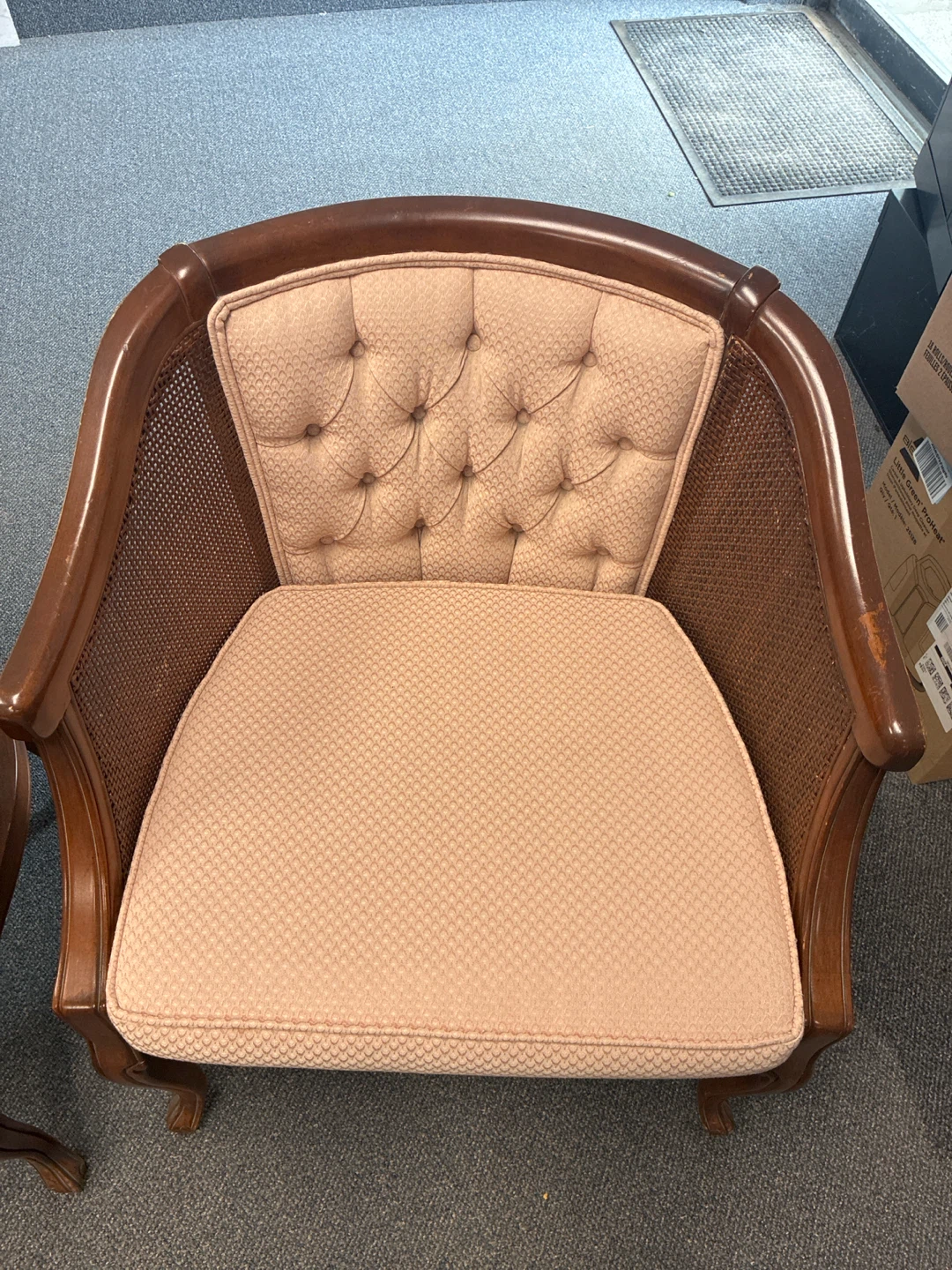 Vintage Button-Tufted Accent Chair - photo 2