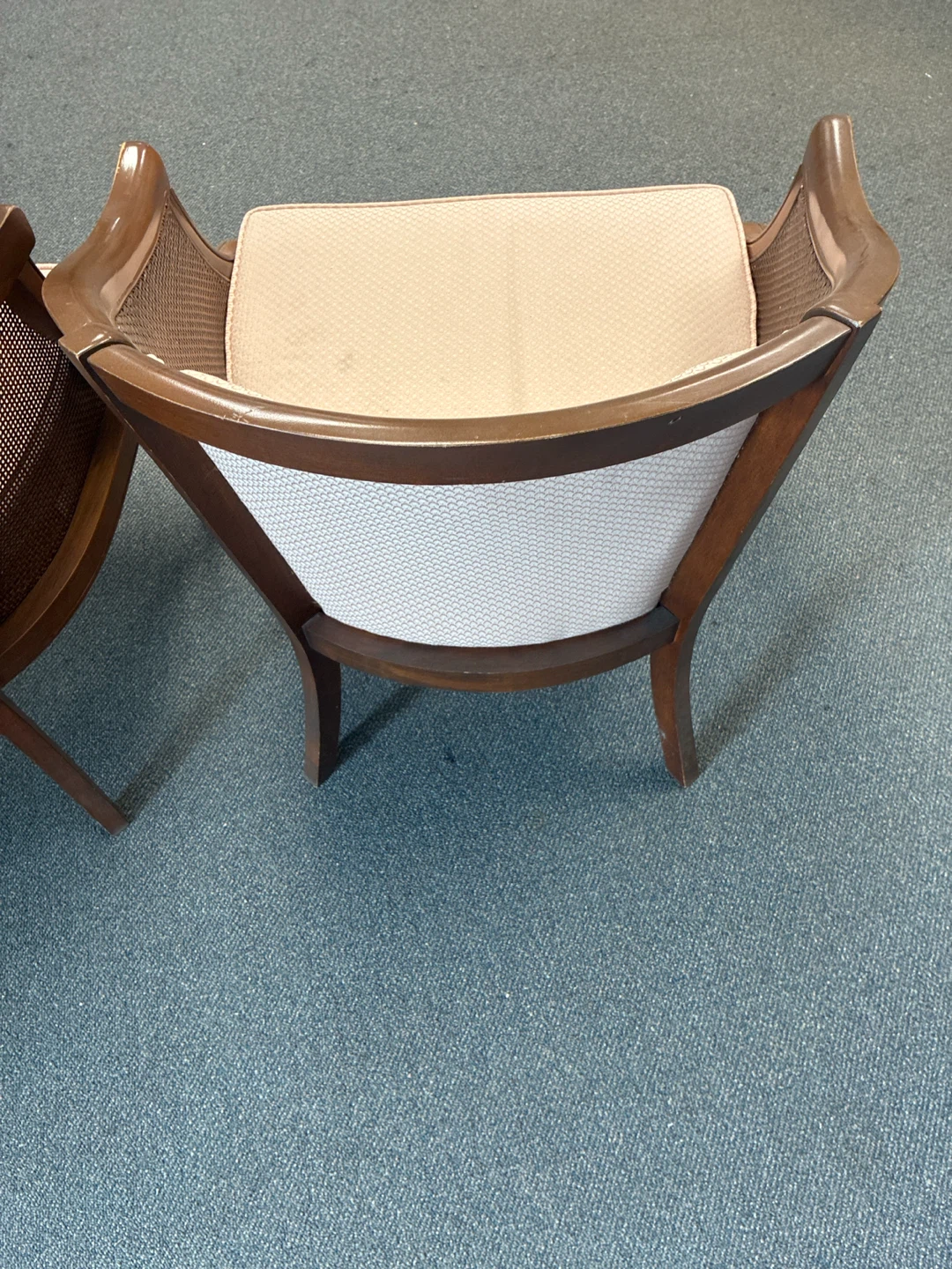Vintage Button-Tufted Accent Chair - photo 3