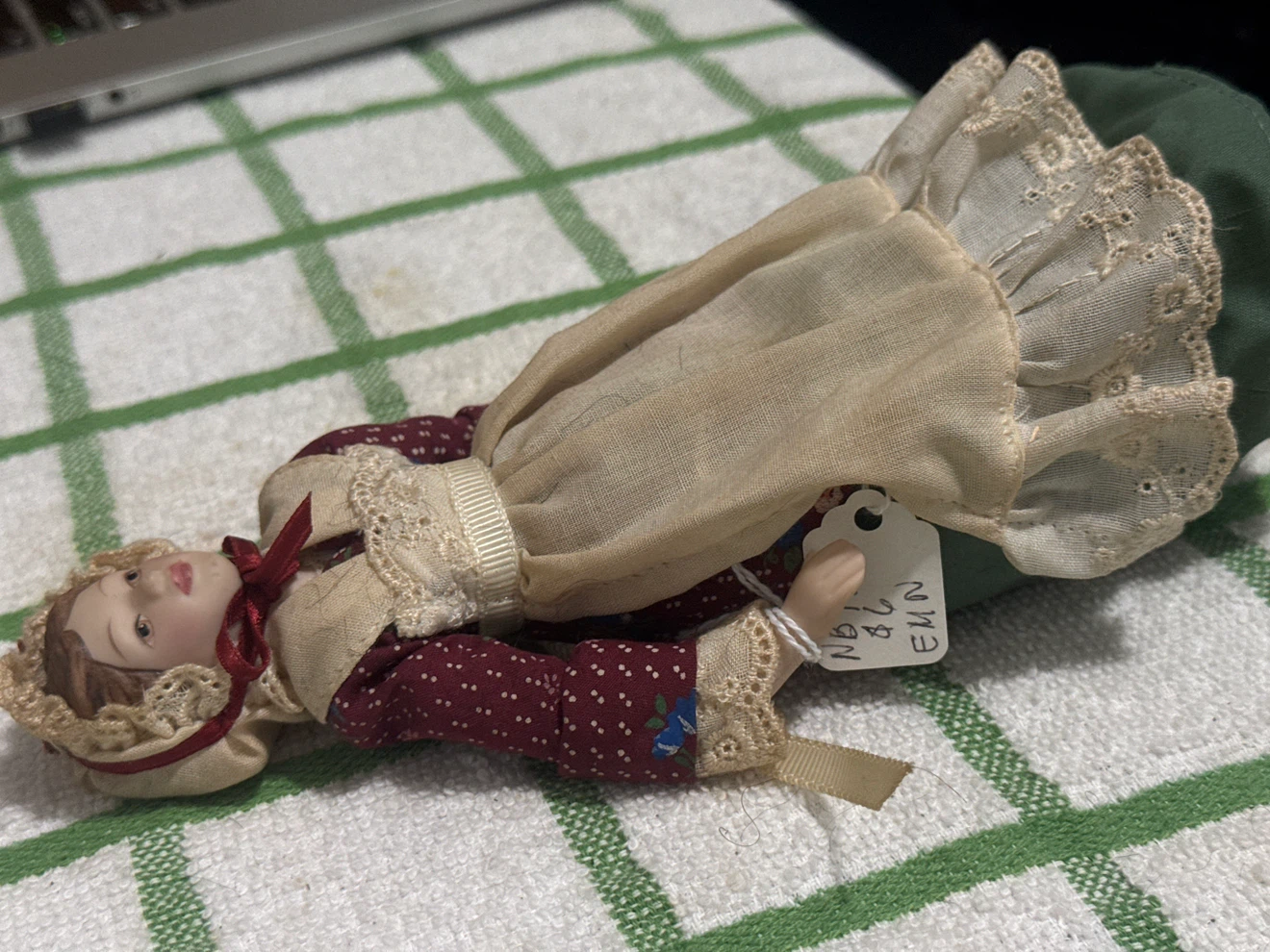 Avon Porcelain Doll - photo 3