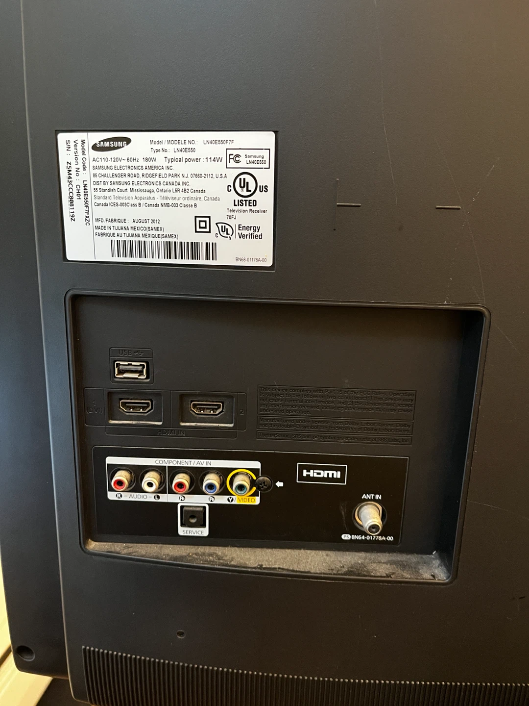 Free 40” flatscreen TV - photo 2