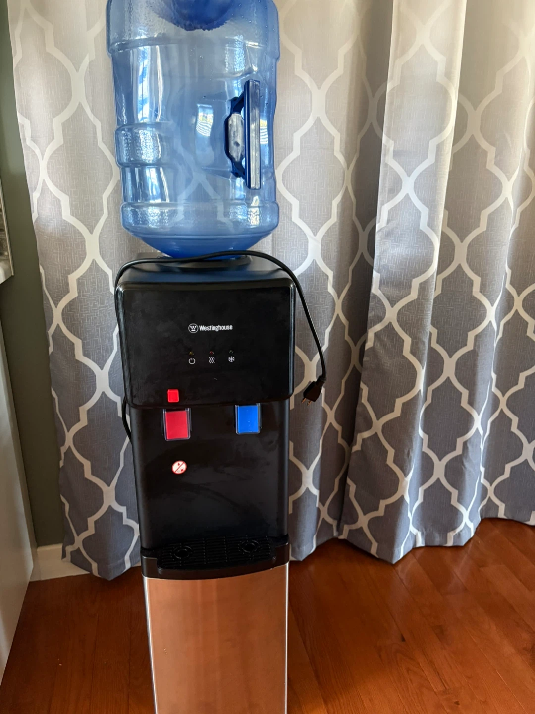 Westinghouse water cooler ( 3 water container included) - photo 2