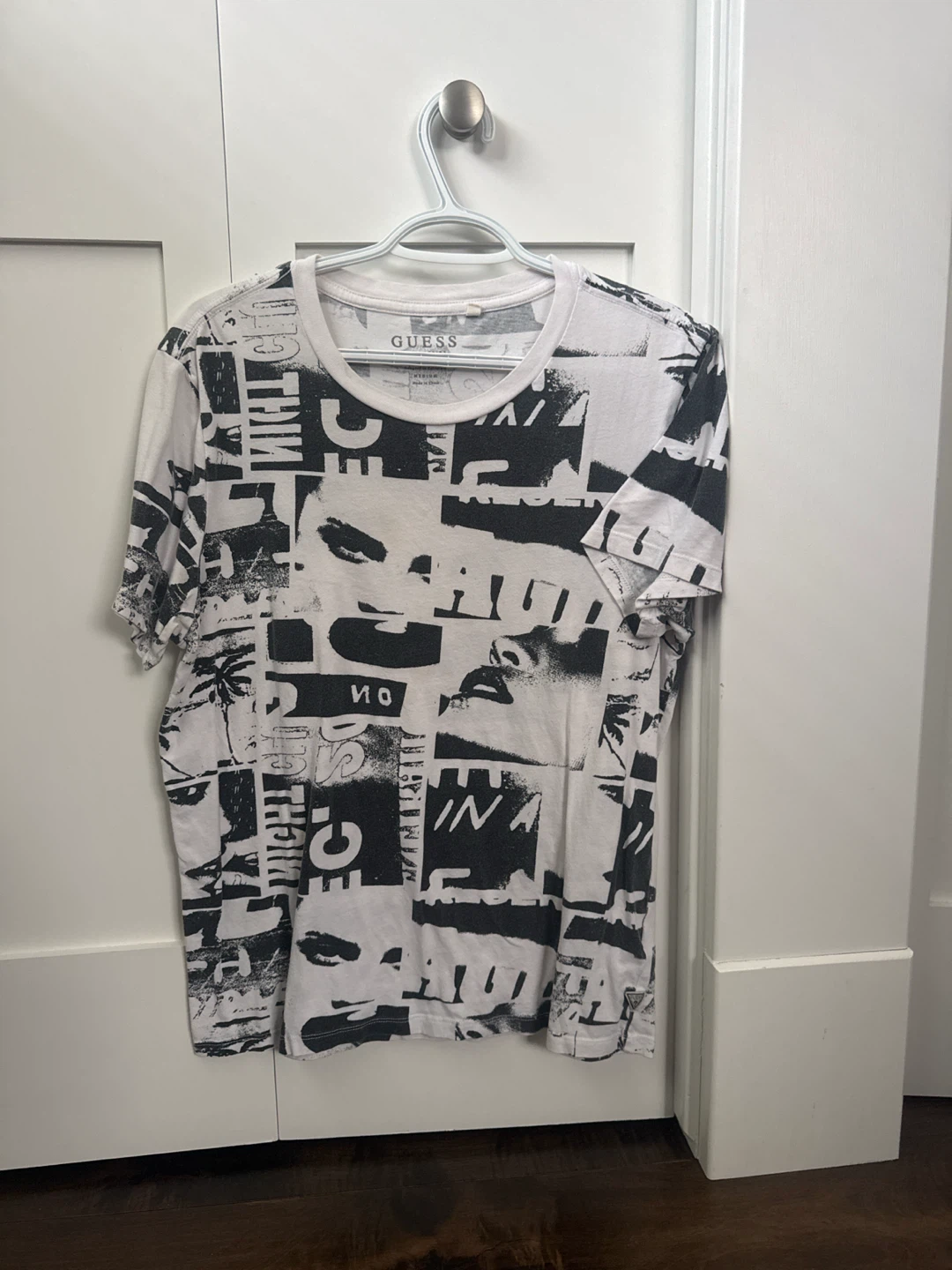 Guess Graphic Print T-Shirt