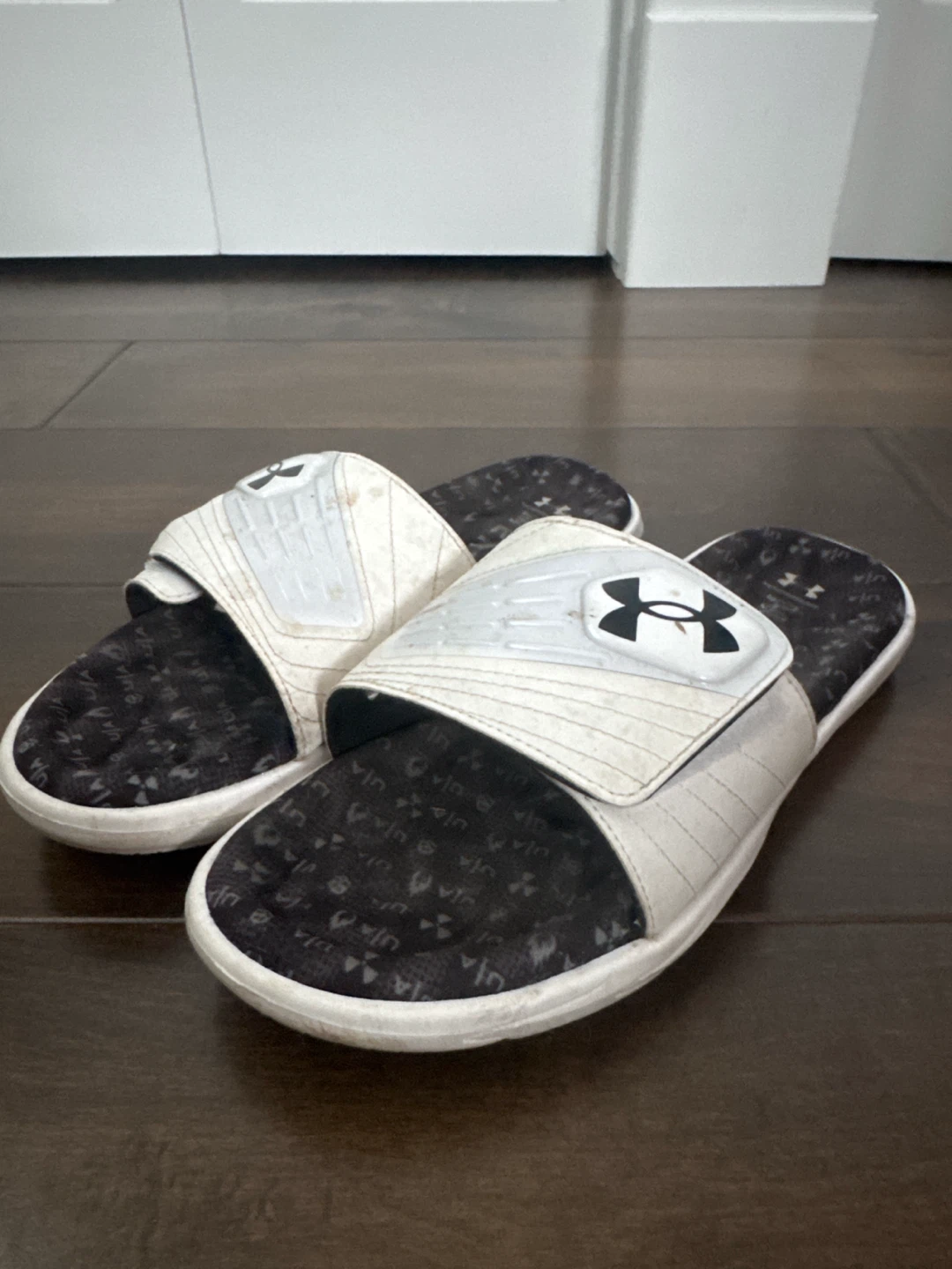Under Armour Slides Size 10