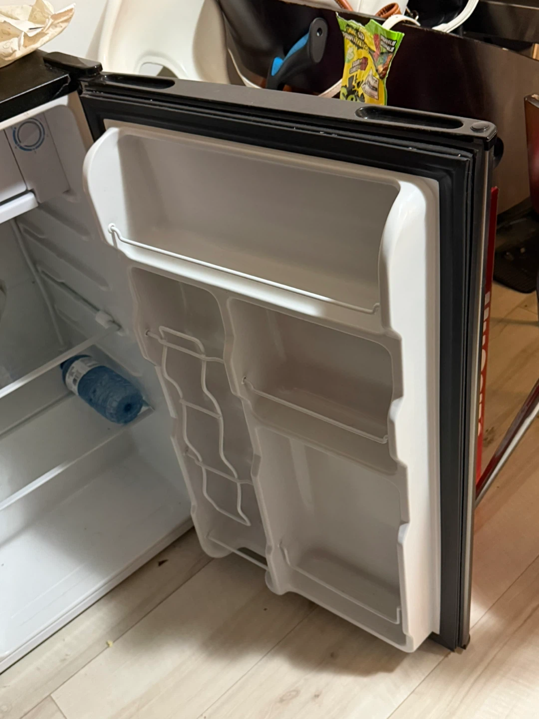 RCA Mini Fridge - photo 3