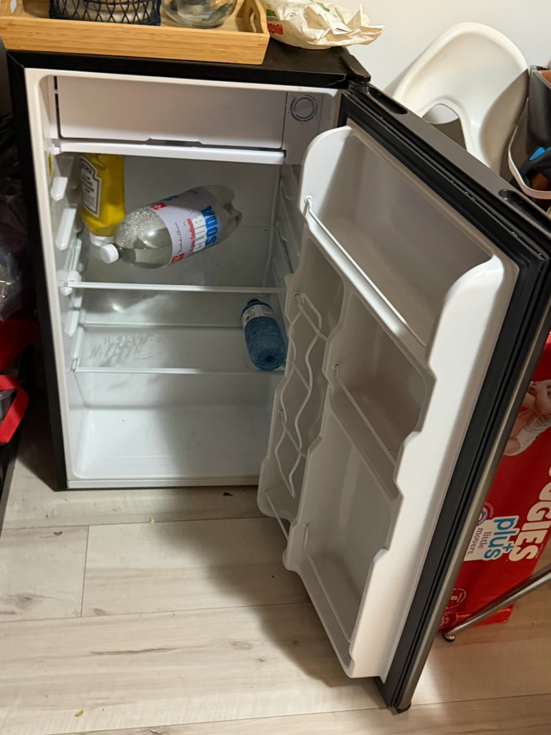 RCA Mini Fridge - photo 4