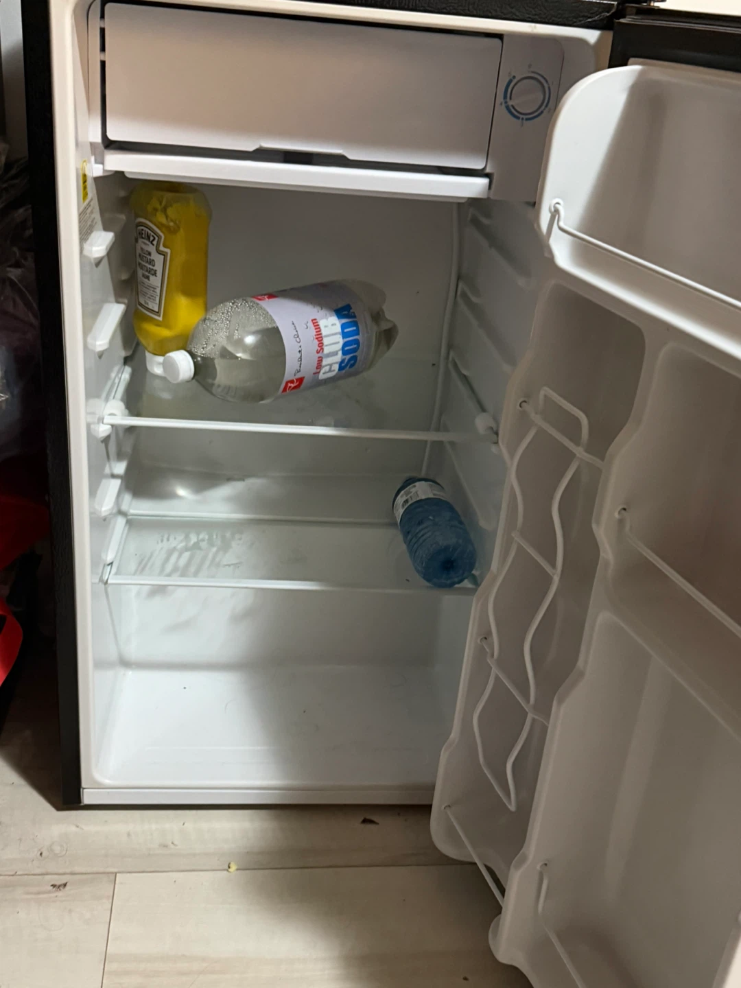 RCA Mini Fridge - photo 5