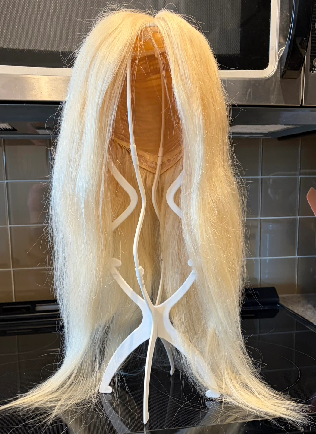 18” Blonde Real Hair Wig, Curly Brand New! - photo 4