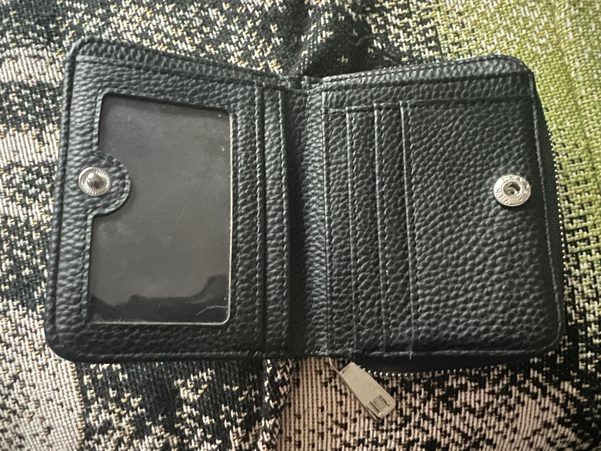 Leather Bifold Wallet - photo 3