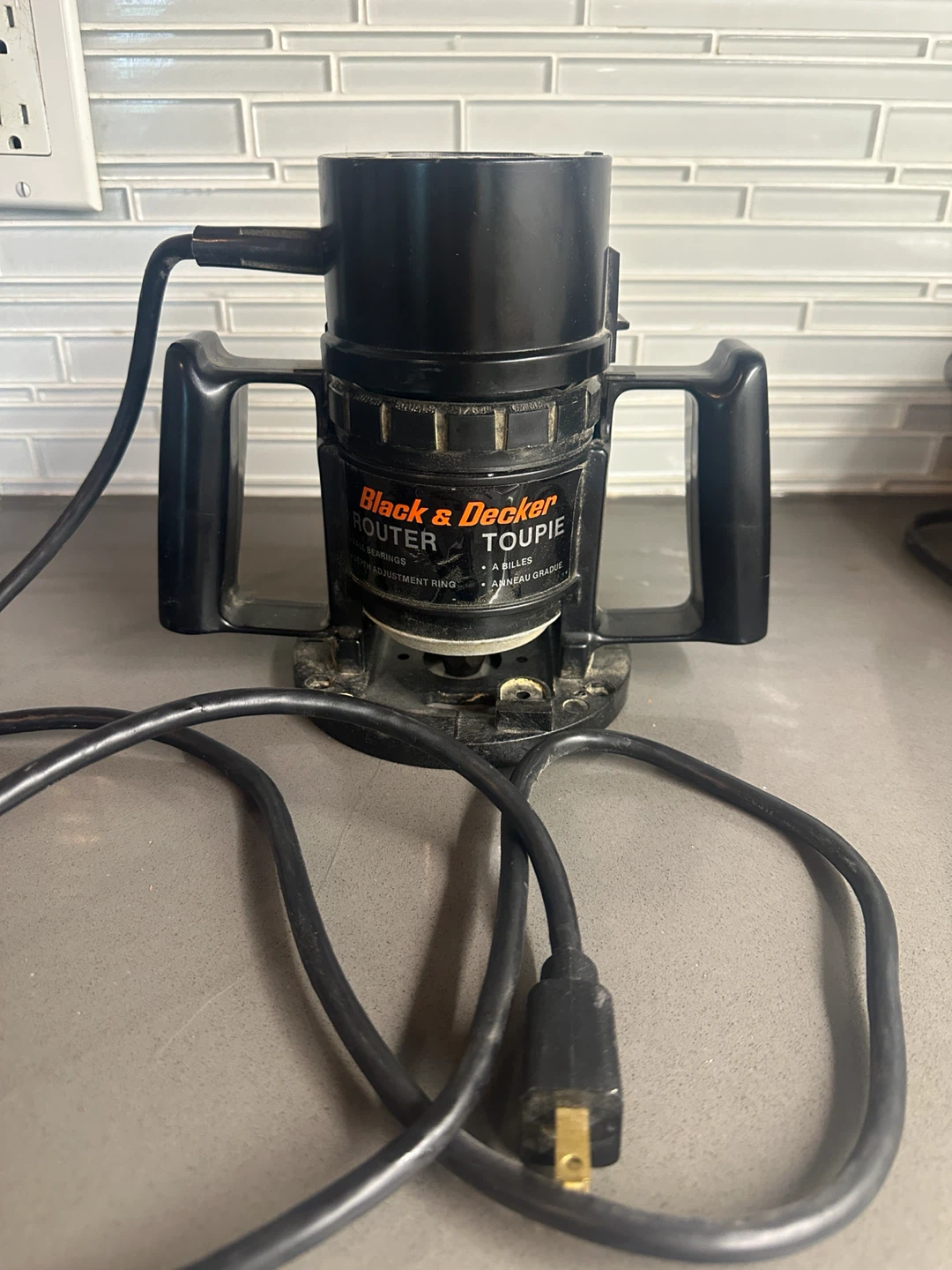 BLACK & DECKER ROUTER WOODWORKING TOOLS