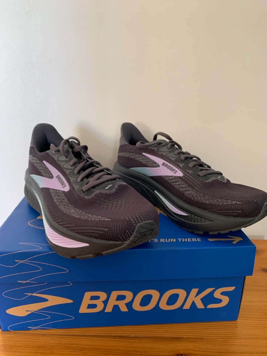 Brooks Ghost 17 Women's Running Shoes Size 7.5 Wide