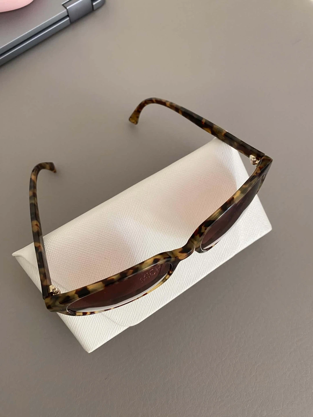 EUC- Authentic Michael Kors tortoiseshell Cat-eye sunglasses