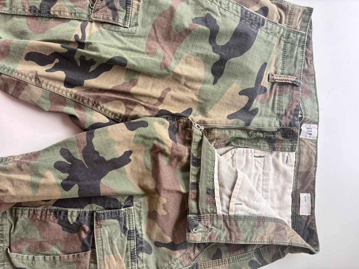 Gap Camo Cargo Pants 32x30 - photo 3