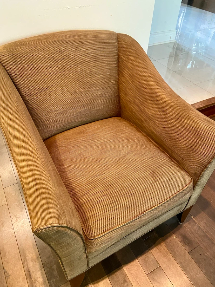 Brown Armchair - photo 3