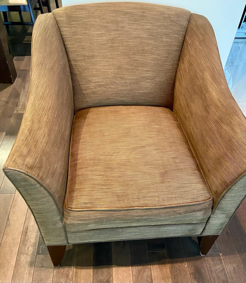Brown Armchair - photo 4