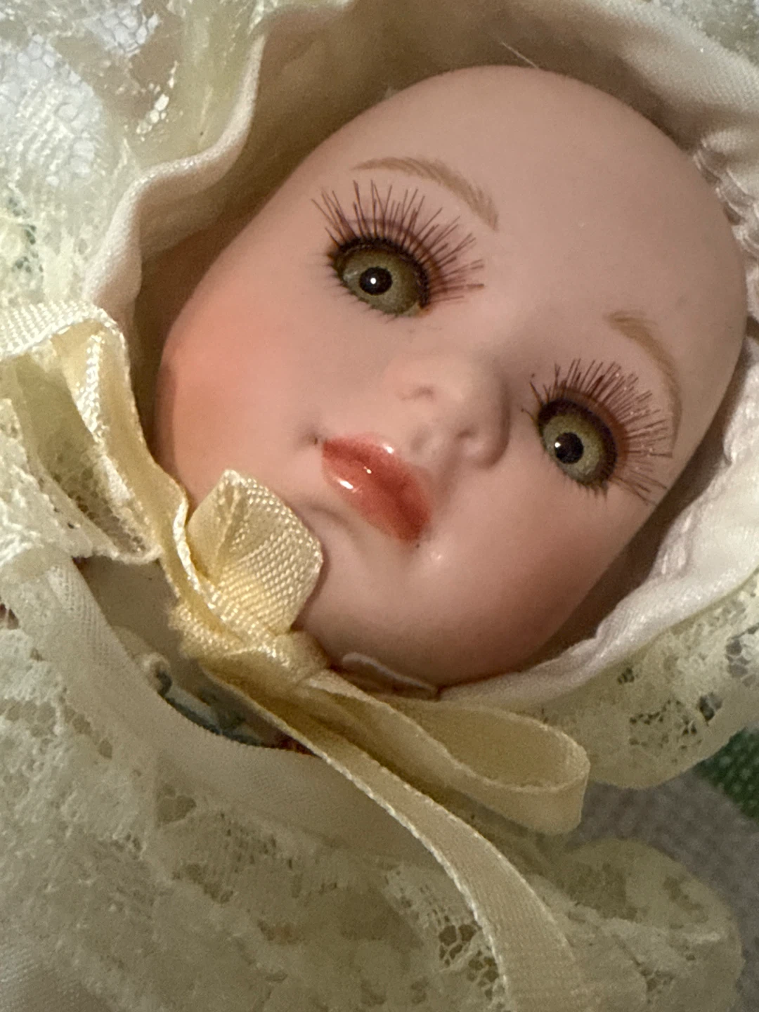 1986 Brinn's Collectible Porcelain Doll - photo 3