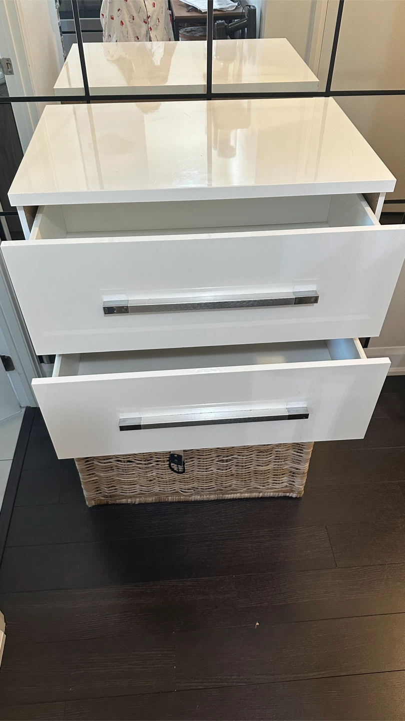 White 2-Drawer Nightstand - photo 3