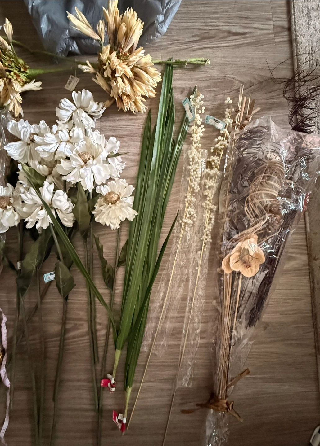 $270+ w Tags • Large MICHAELS Flower Craft LOT @ $90 FIRM - photo 3