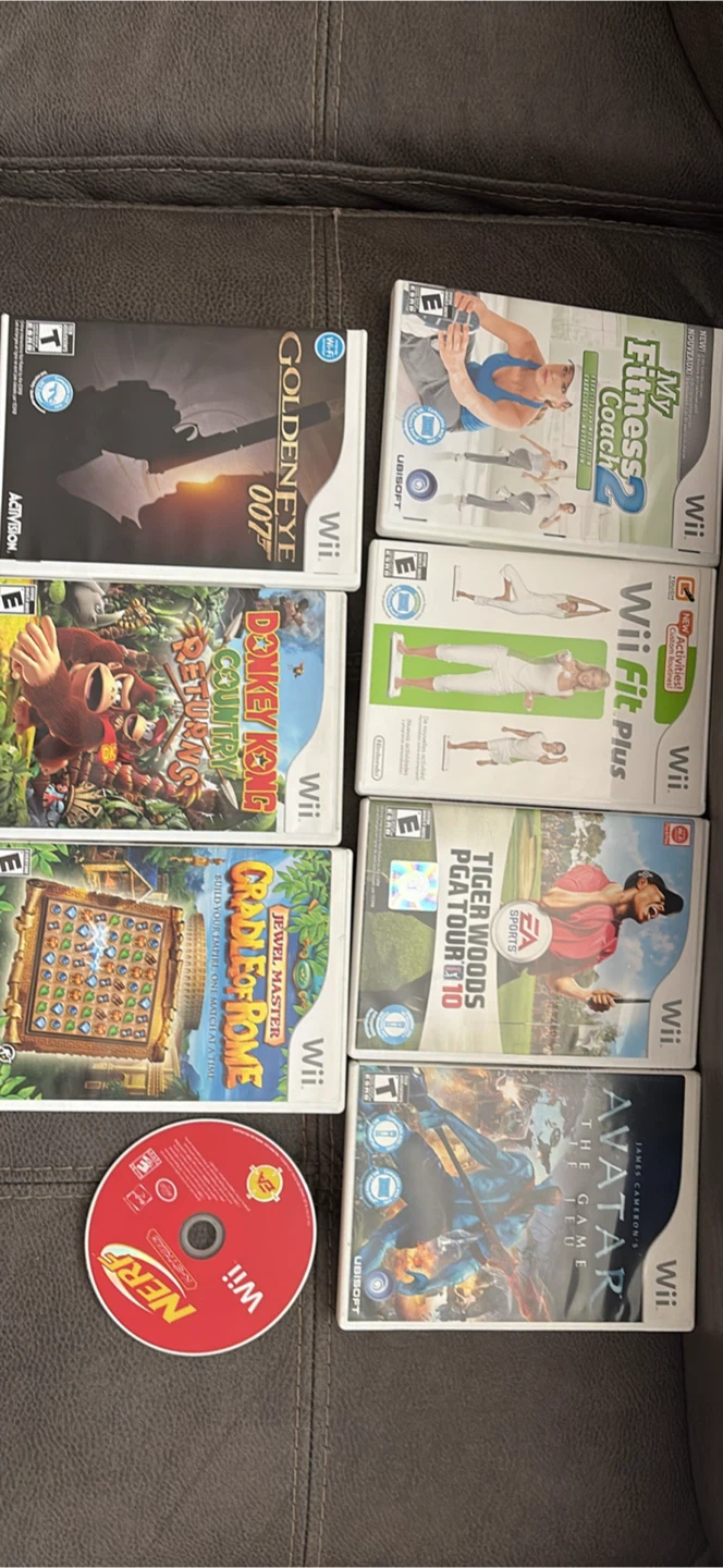 Nintendo Wii Console Bundle with Games and Accessories - photo 2