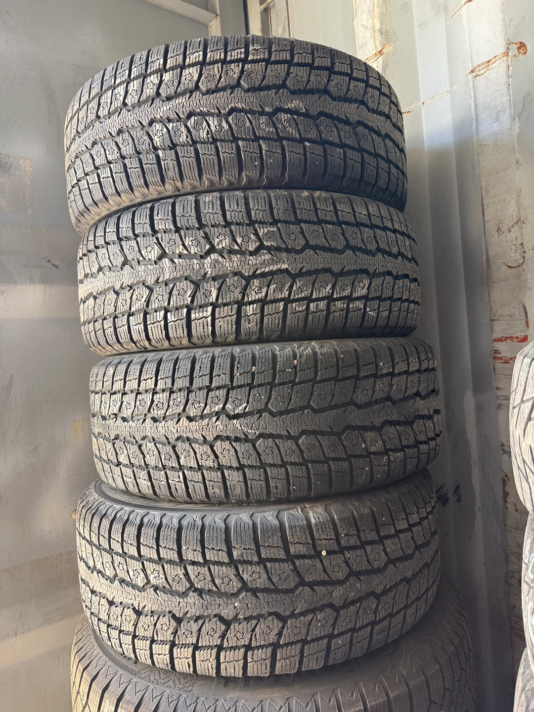 Set of 4 Toyo Observe GSi-6 Winter Tires on Touren Rims