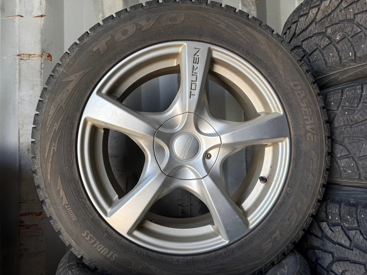 Set of 4 Toyo Observe GSi-6 Winter Tires on Touren Rims - photo 2