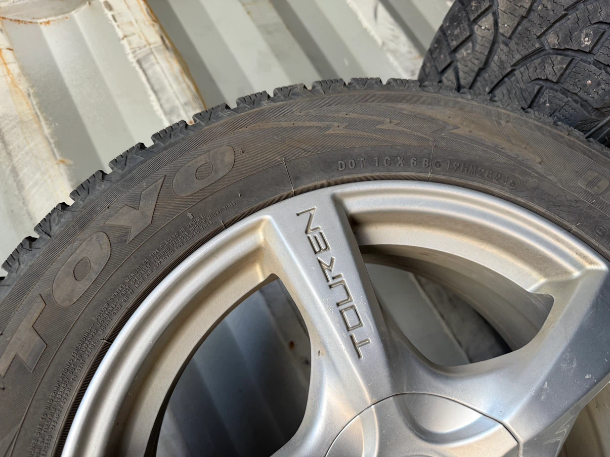 Set of 4 Toyo Observe GSi-6 Winter Tires on Touren Rims - photo 4