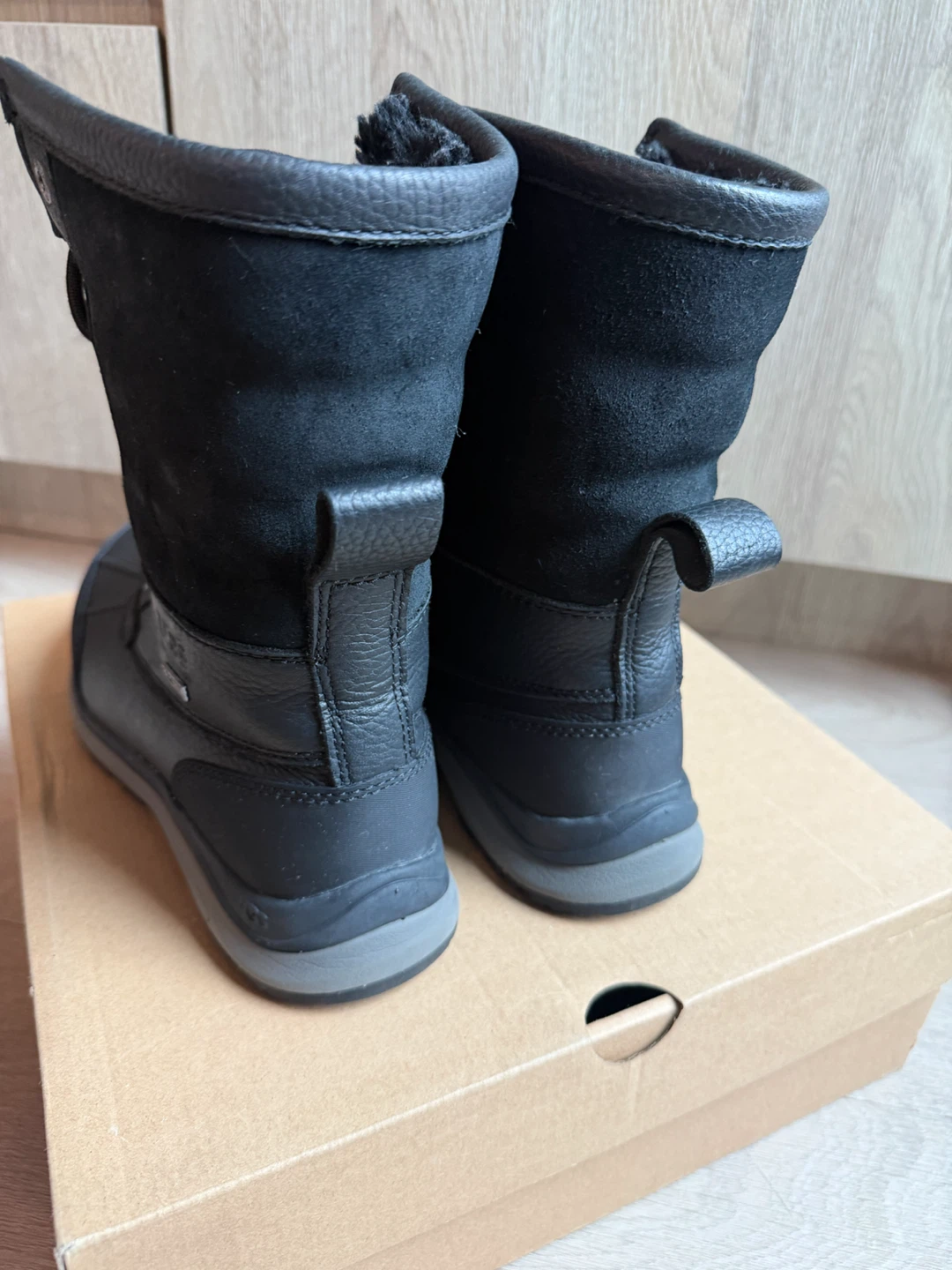 UGG Winter Boot Black Size 6 - photo 4
