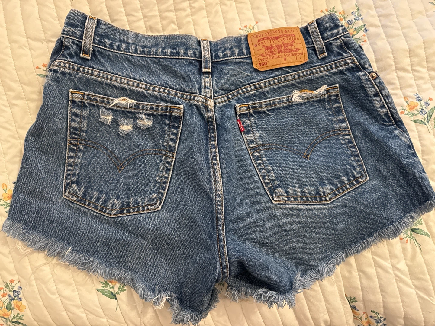 Levi's 550 Distressed Denim Shorts Size 14 - photo 2
