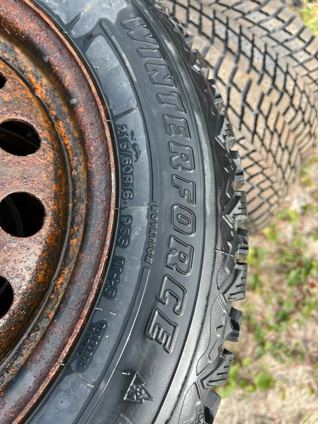 Honda Civic Firestone Winterforce 215/60R16 Winter Tires - photo 3