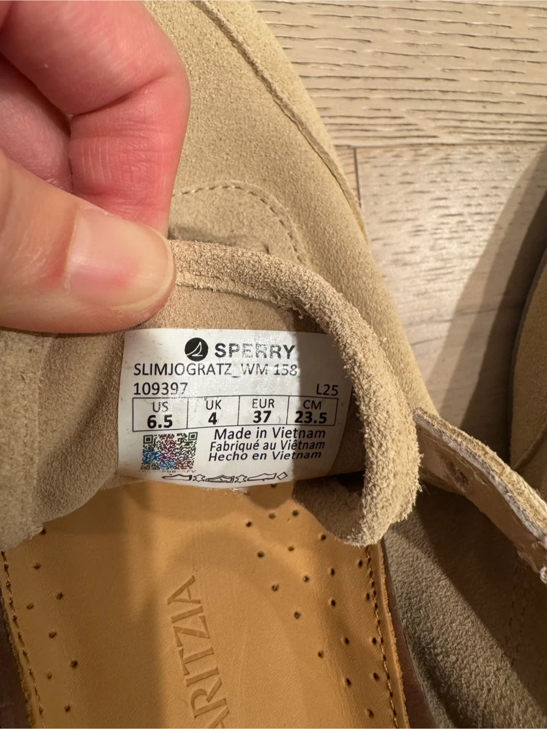 Aritzia & Sperry Sneakers brand new - photo 3