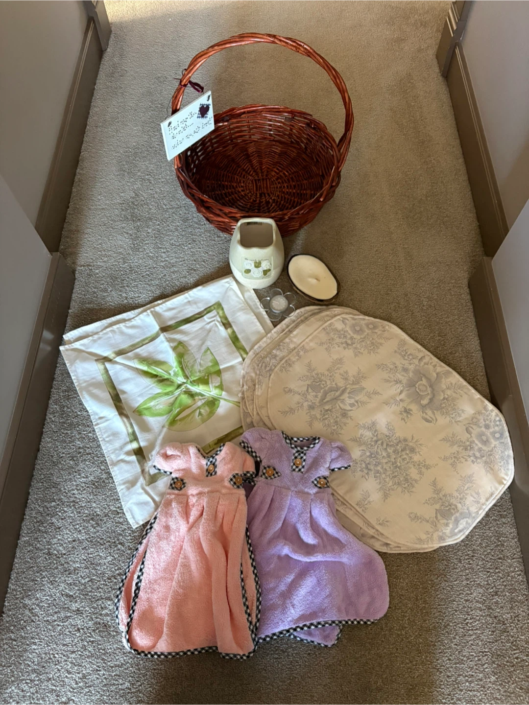Assorted Home Decor and Kitchen Linens - photo 2