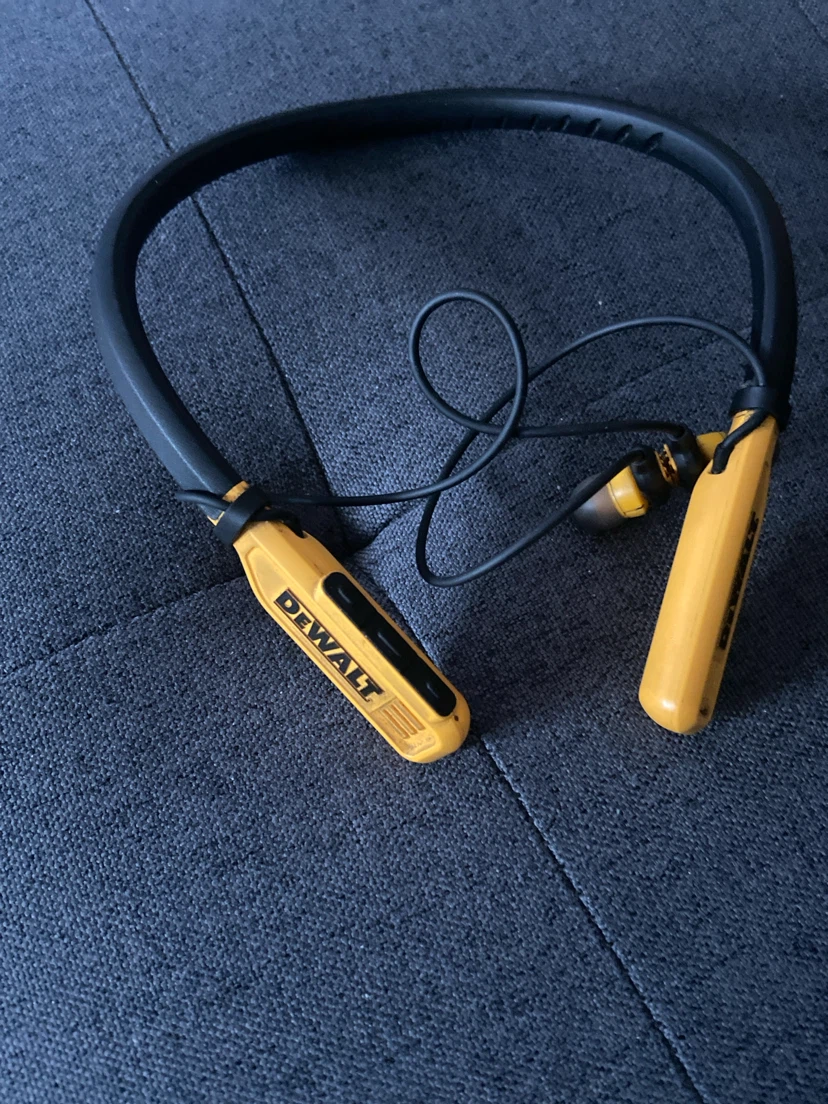 DeWalt Neckband Bluetooth Earbuds DXMA1902091